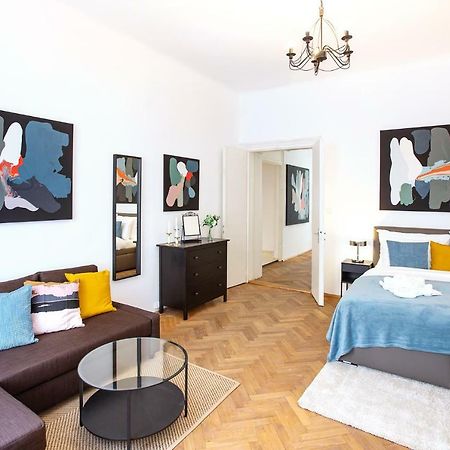 5Br 2Bath Family Apt 5Mins To Wenceslas Square Прага Екстер'єр фото