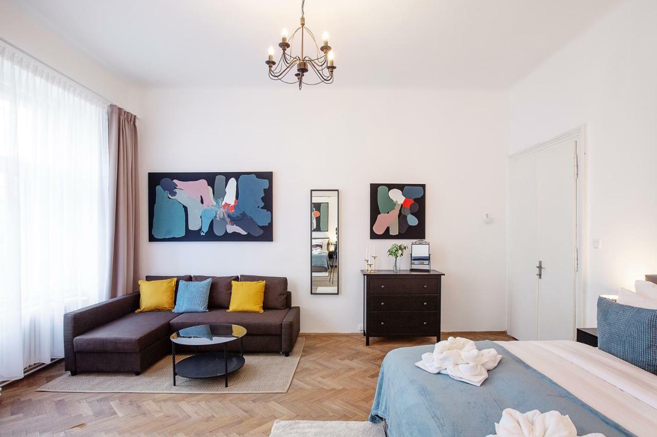 5Br 2Bath Family Apt 5Mins To Wenceslas Square Прага Екстер'єр фото