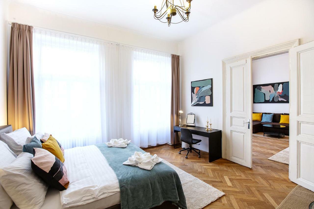 5Br 2Bath Family Apt 5Mins To Wenceslas Square Прага Екстер'єр фото