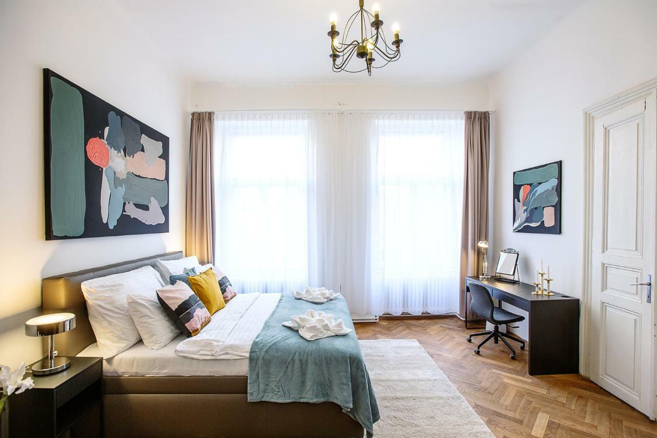 5Br 2Bath Family Apt 5Mins To Wenceslas Square Прага Екстер'єр фото